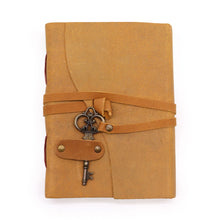 Load image into Gallery viewer, Oiled Tan Leather &amp; Key - 200 pages - 13x18cm