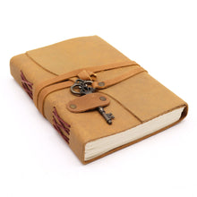 Load image into Gallery viewer, Oiled Tan Leather &amp; Key - 200 pages - 13x18cm