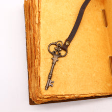 Load image into Gallery viewer, Oiled Leather Journal &amp; Key